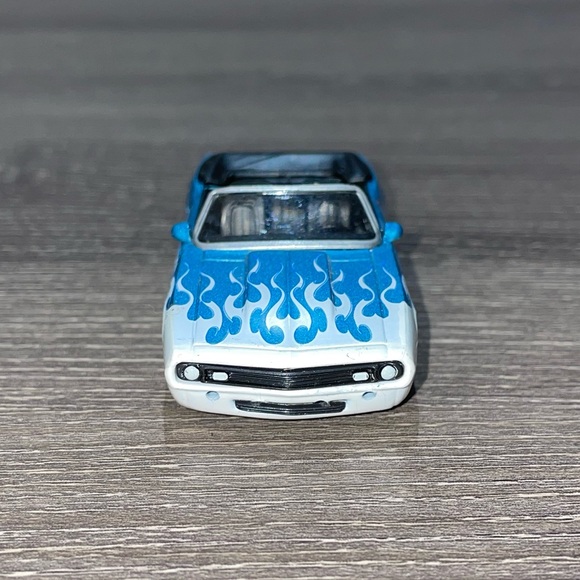 JADA TOYS 1967 CHEVY CAMARO Convertible Blue White Flames Diecast 1/64 - Picture 7 of 8